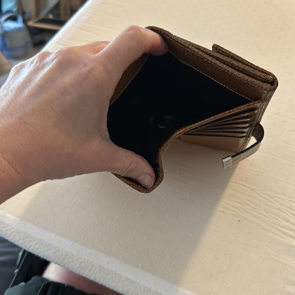 Gucci wallet many card spots & compartments - Picture 14 of 14